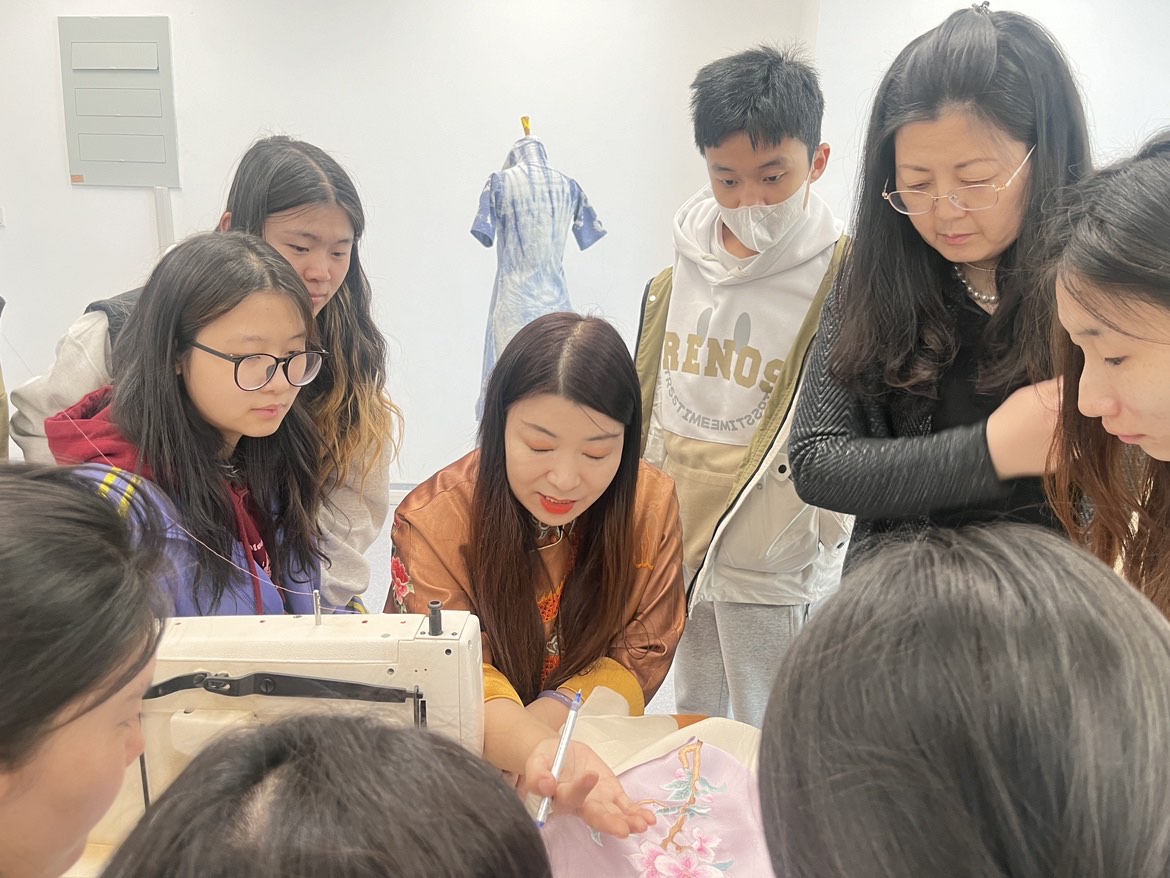 张爱梅教授讲手推绣——传统工艺焕发新生